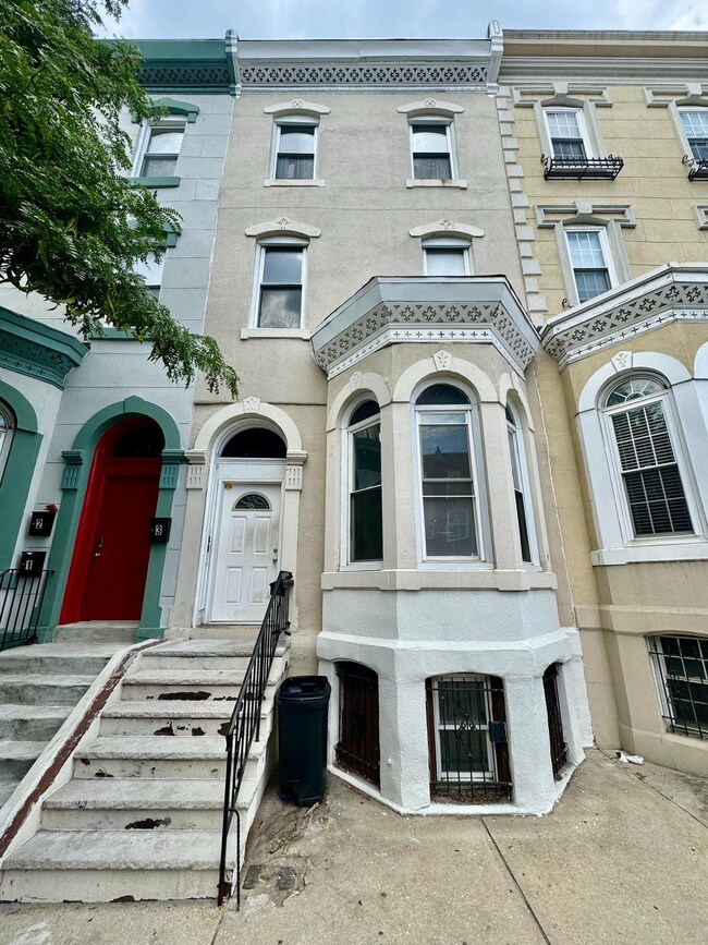 Building Photo - 3011 W Girard Ave