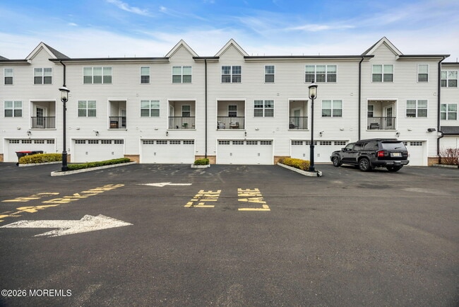 Building Photo - 28 Catherine St