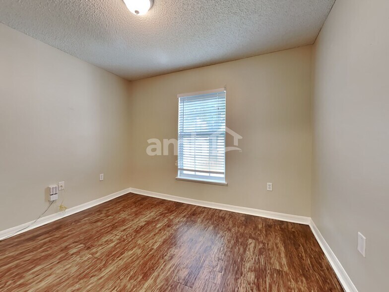 Building Photo - 2993 Stonegate Ln