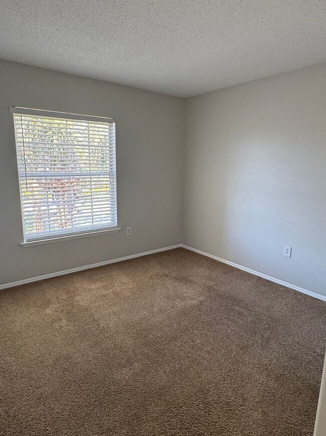 Building Photo - 1854 Meadow Pond Way