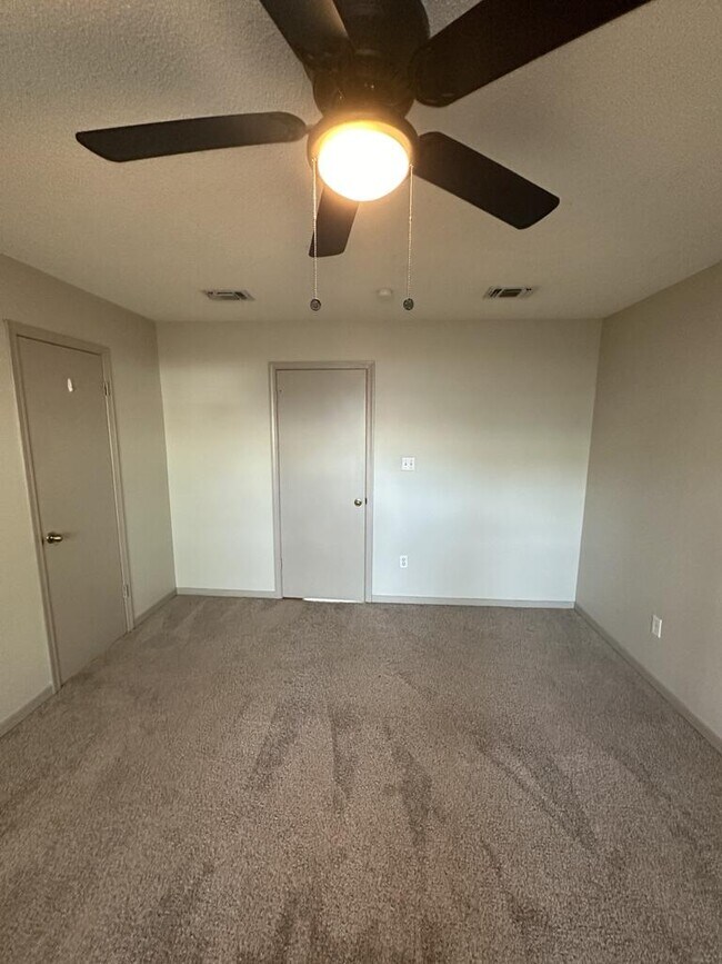 Building Photo - 2567 Weeping Willow Ln
