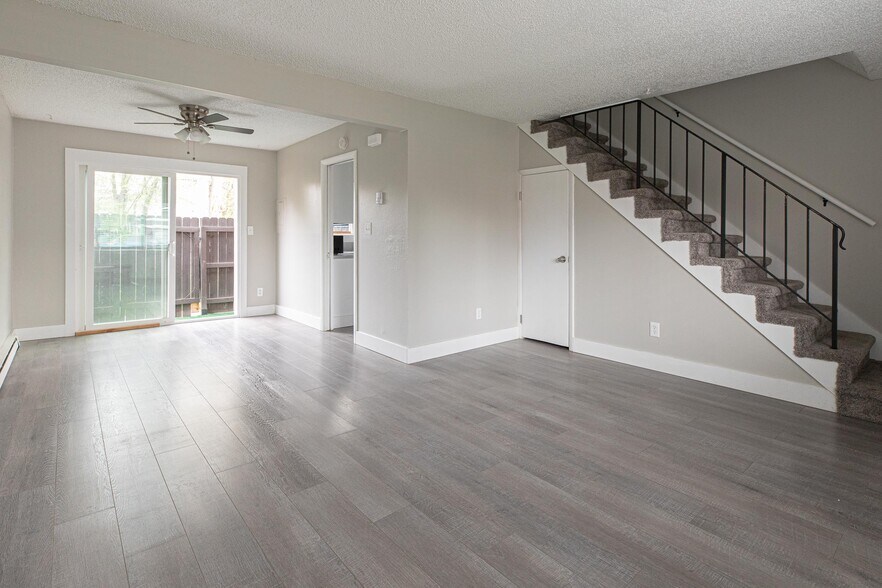 Building Photo - 905 N Mercer St