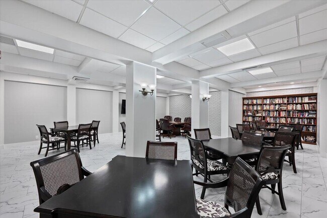 Building Photo - 2860 S Ocean Blvd