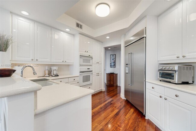 Building Photo - 13627 Deering Bay Dr