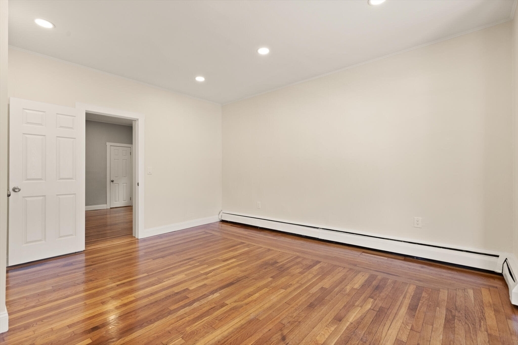 Building Photo - 7 Forbes St