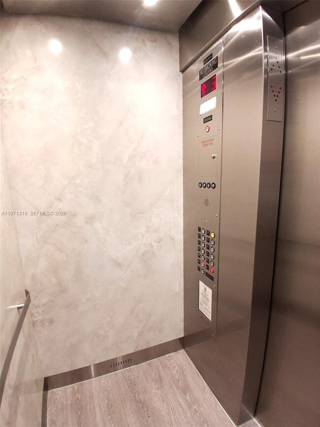 Building Photo - 1770 NE 191st St