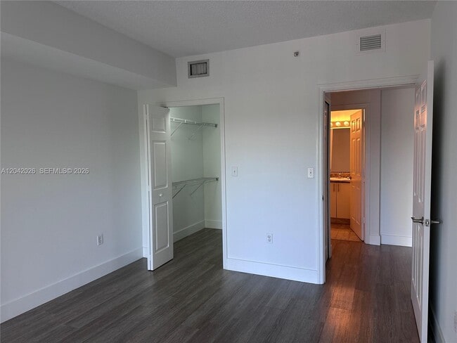 Building Photo - 3410 Coral Wy