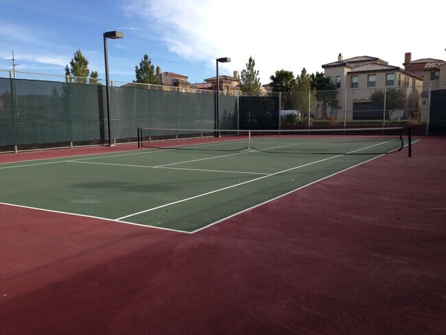 Building Photo - TUSCANY GUARD GATED COMMUNITY. LOTS OF UPGRADES AND HOA AMENITIES