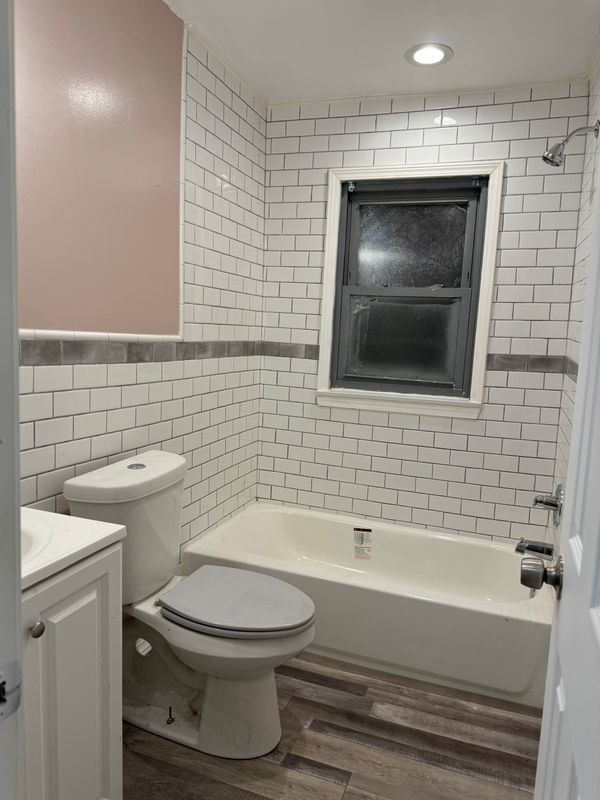 Building Photo - 1630 Outer Dr E