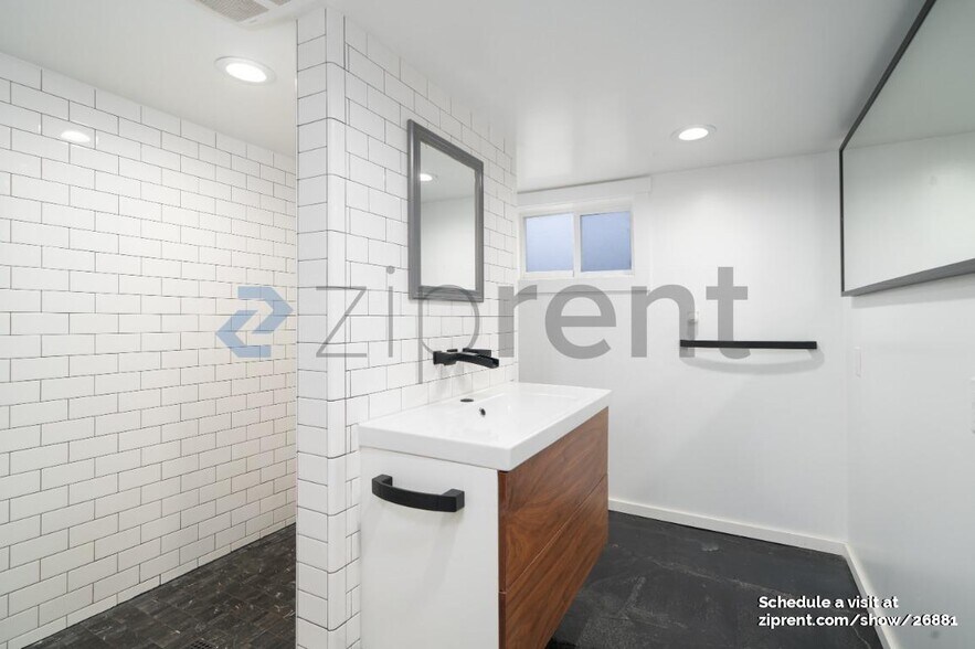 Building Photo - 3713 NE 15th Ave