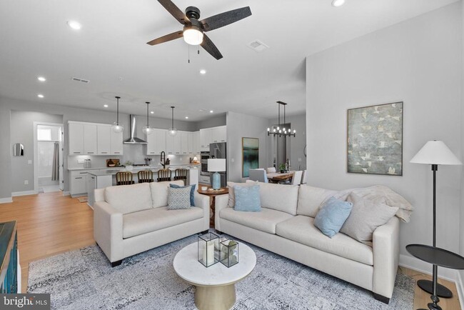 Building Photo - 43442 Croson Ln