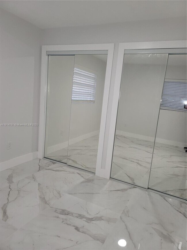 Building Photo - 5651 SW 109th Ct