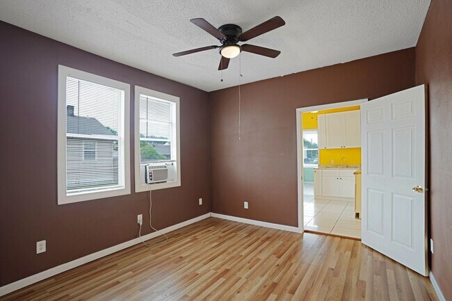 Building Photo - 2 Bedroom St Roch (accepts vouchers)