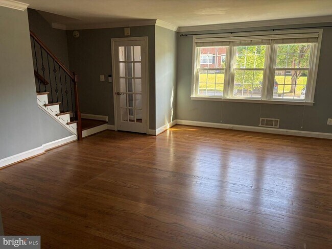 Building Photo - 1543 Cottage Ln