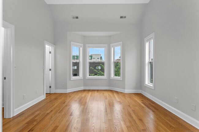 Building Photo - 14 1st St