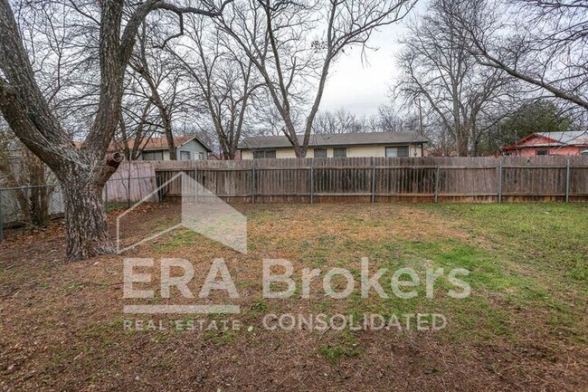 Building Photo - 507 Adams Ave
