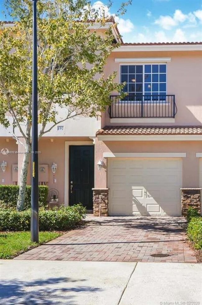 Building Photo - 197 Las Brisas Cir
