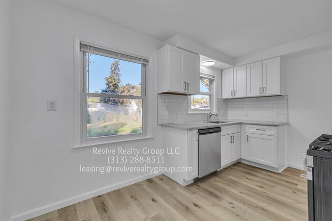 Building Photo - 4802 Niagara St