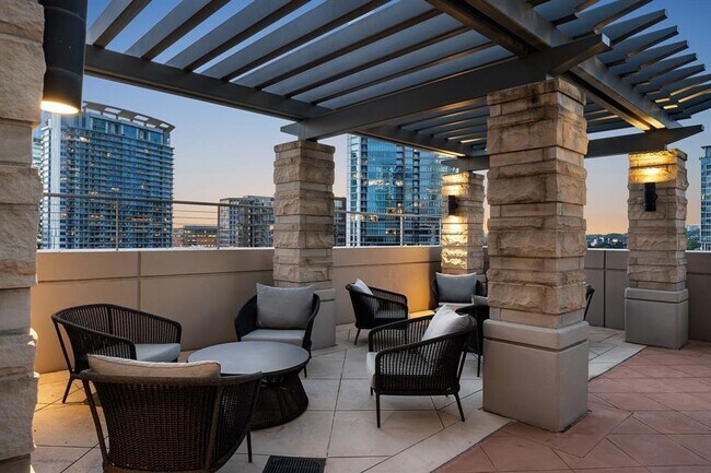 Building Photo - Condo High Rise - Lady Bird Lake Views