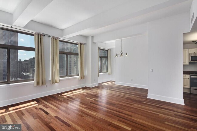 Building Photo - 1500 Chestnut St