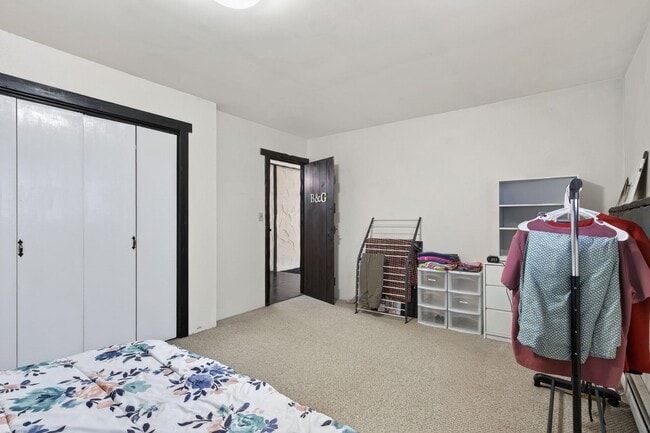 Building Photo - 178 Exeter Rd