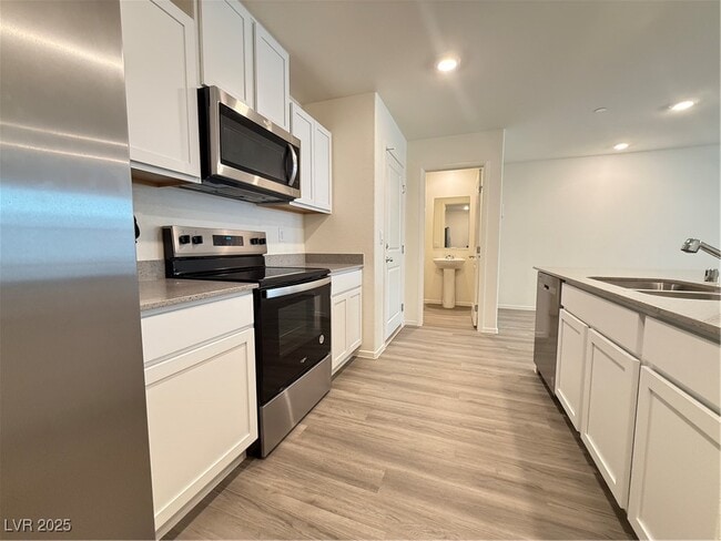 Building Photo - 4830 Currant Rdg Ave