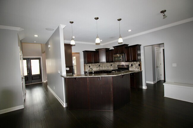 Building Photo - 8299 Tapoco Ln