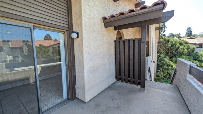 Building Photo - Reduced! Large pets ok! One bed plus office