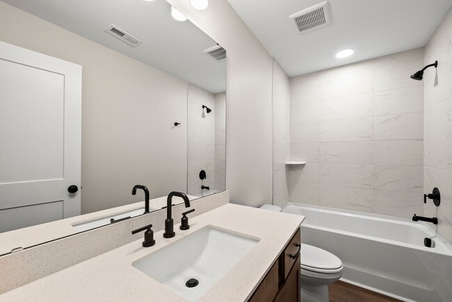 Building Photo - 3018 White Rail Dr
