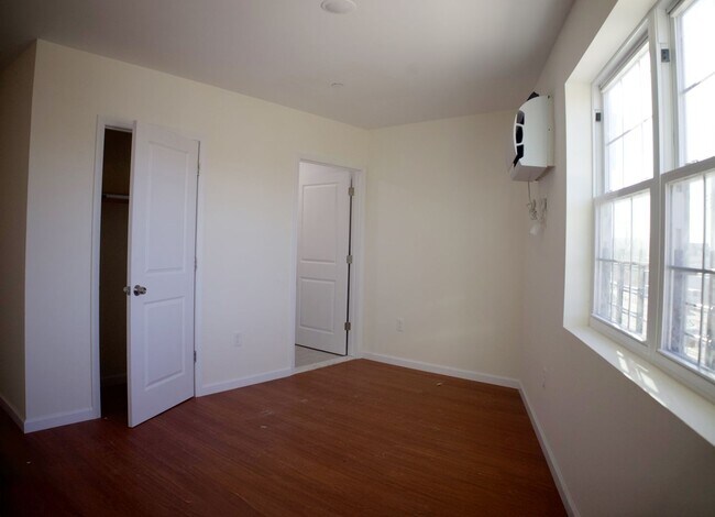 Building Photo - NEW 3 BEDROOM APT IN SOUNDVIEW
