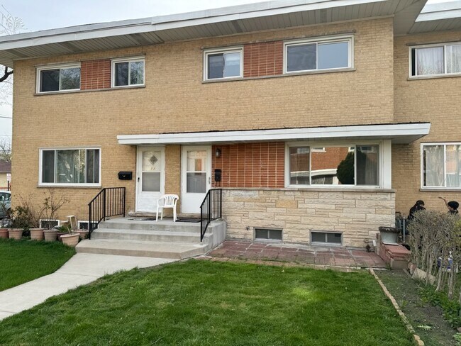 Primary Photo - 9 E Judith Ann Dr