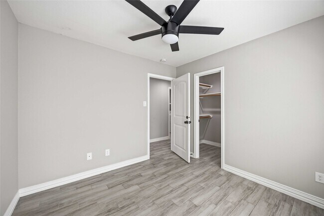 Building Photo - 3425 Mt Pleasant St