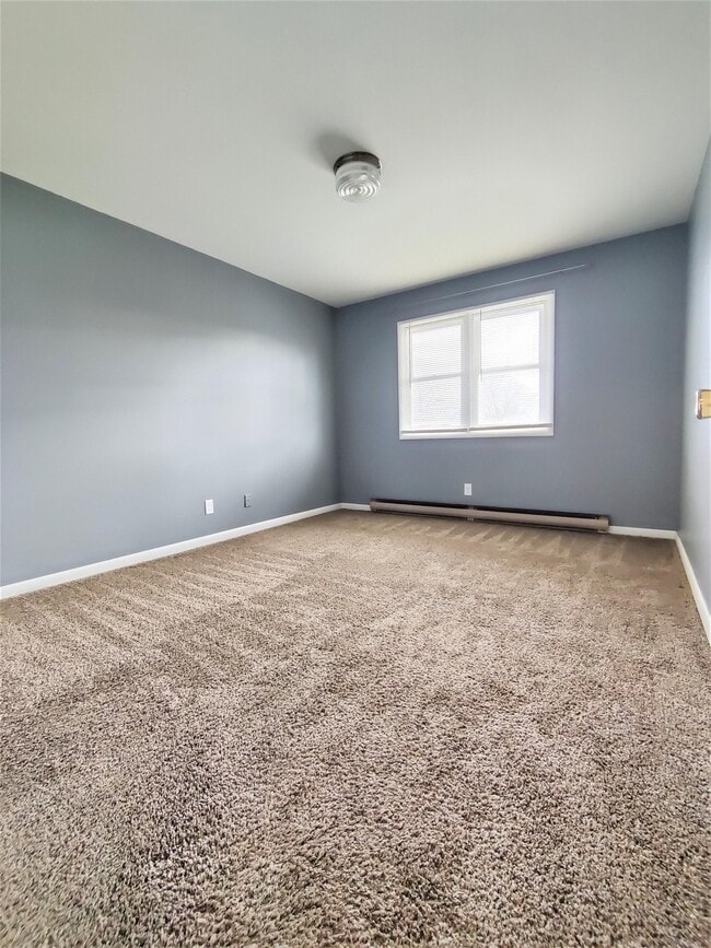 Building Photo - 435 E Ann St