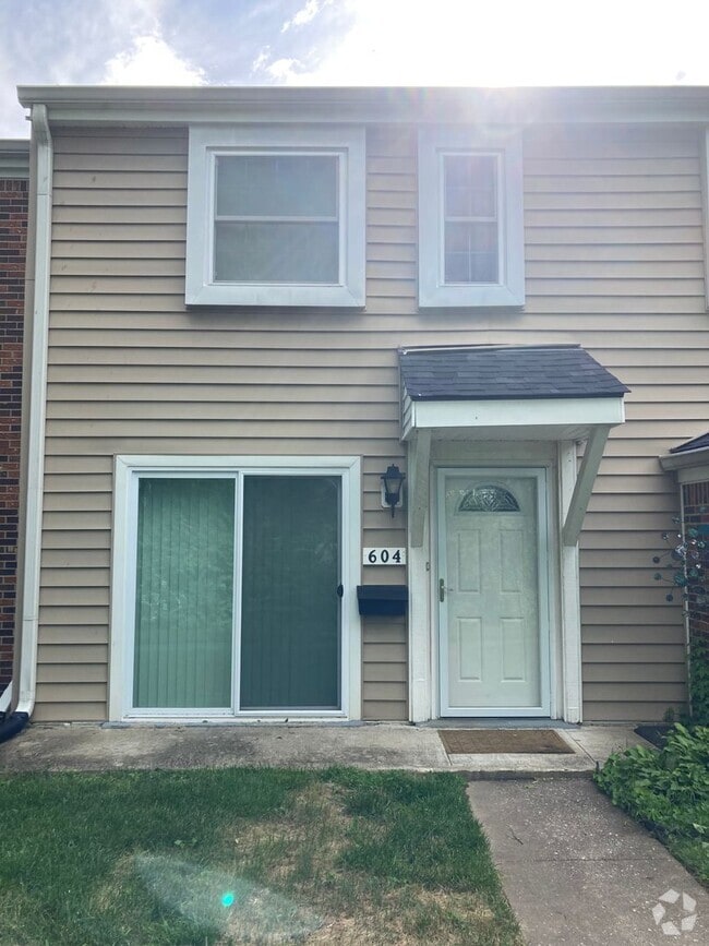 Building Photo - Great 2 Bed 1.5 Bath Home in Franklin!