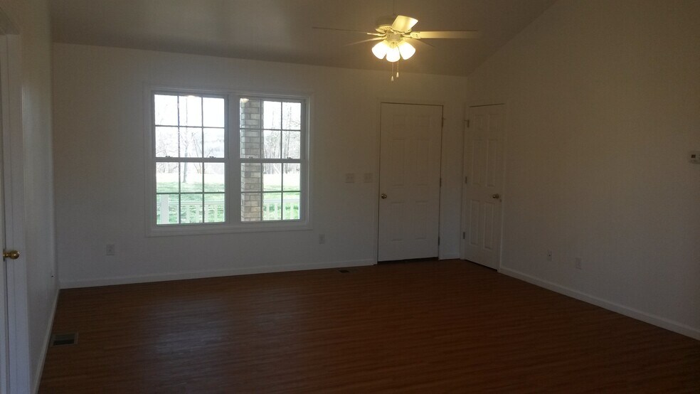 Building Photo - 2900 Mosley Ferry Rd