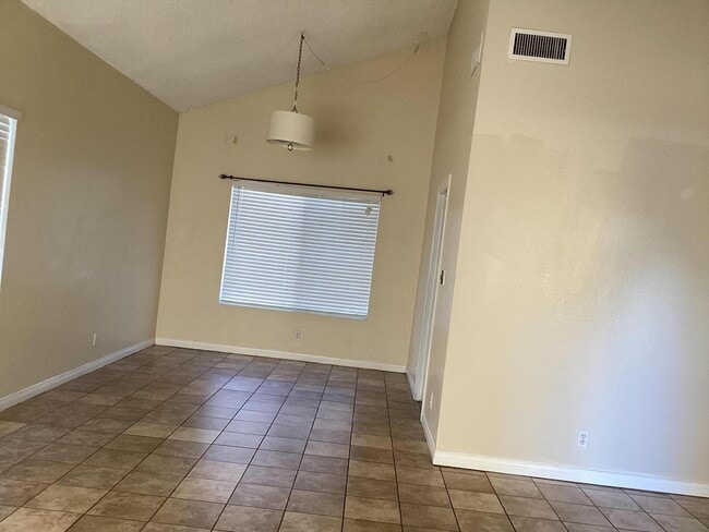 Building Photo - 36818 Little Leaf Dr