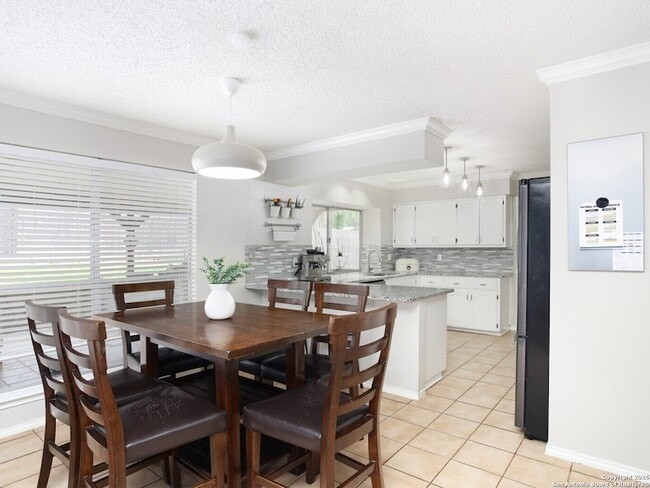 Building Photo - 18118 Summer Knoll