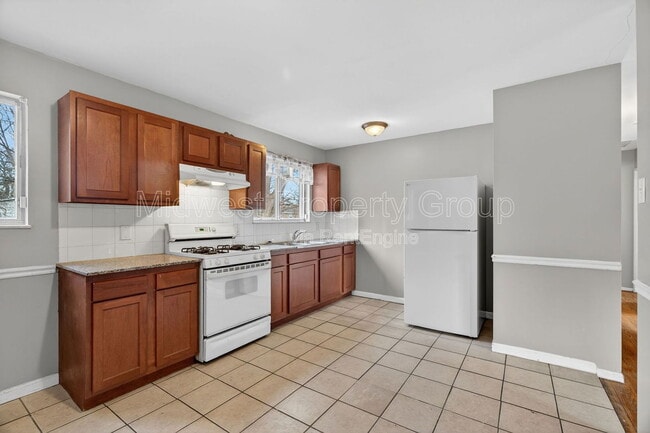 Building Photo - 1455 Redman Blvd