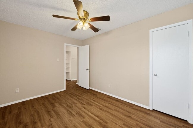Building Photo - 7602 Woodstone Cove