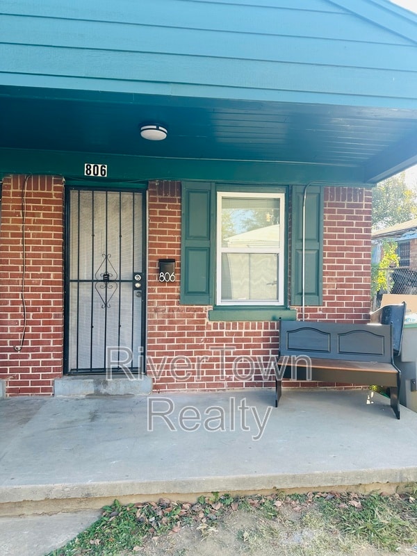 Building Photo - 806 Baltimore St