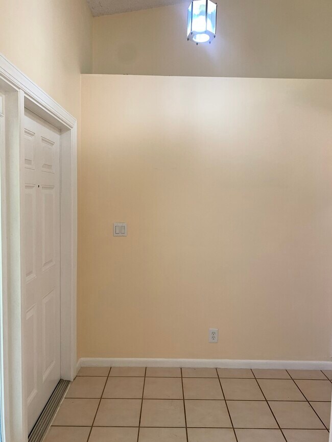 Building Photo - 9840 NW 28th Ct