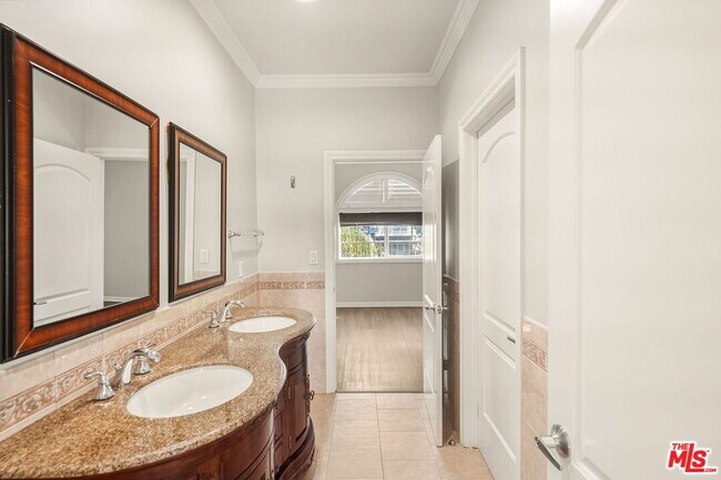 Building Photo - 5217 Etiwanda Ave