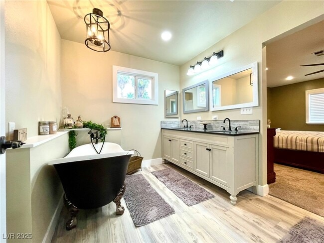 Building Photo - 2246 Windsor Dr