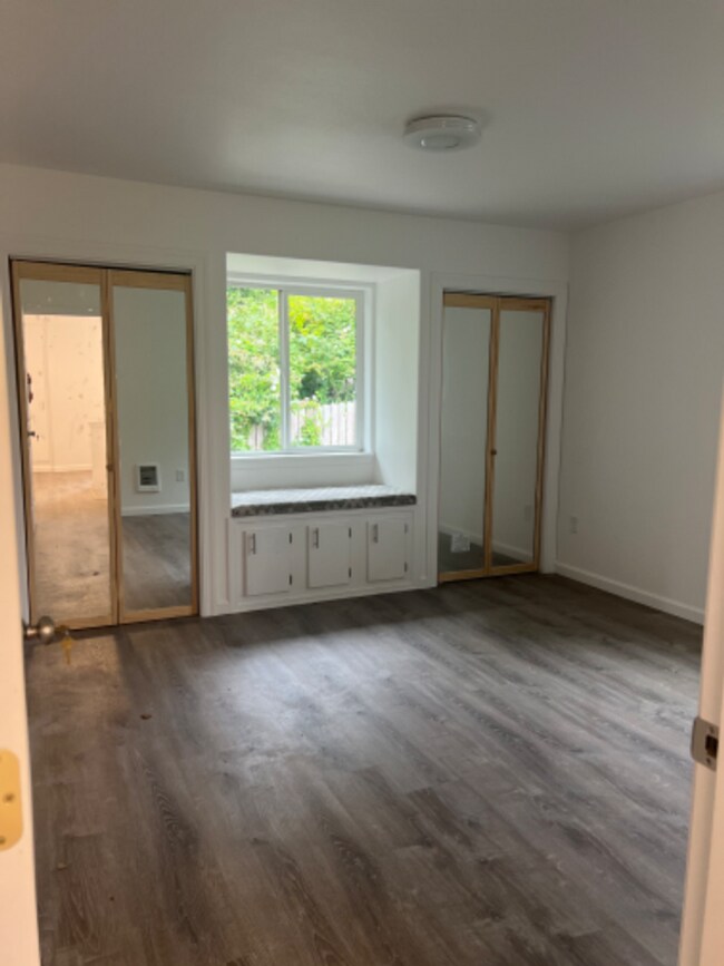 Building Photo - 2115/2125 Duplex