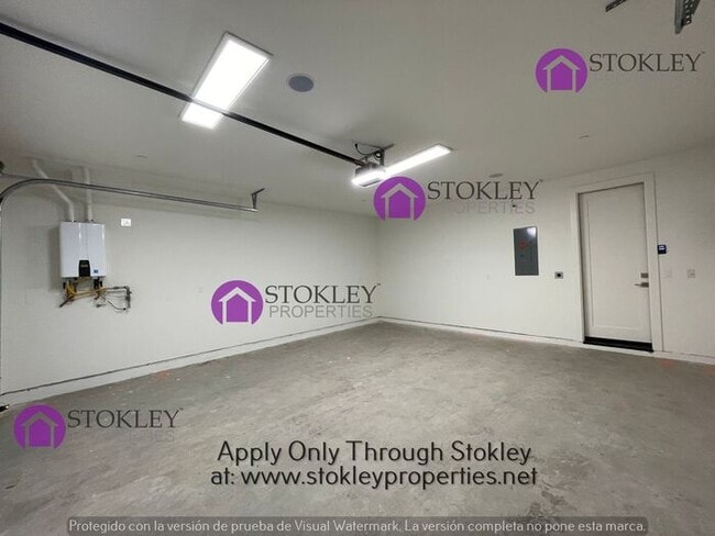 Building Photo - 3184 Manor Ave