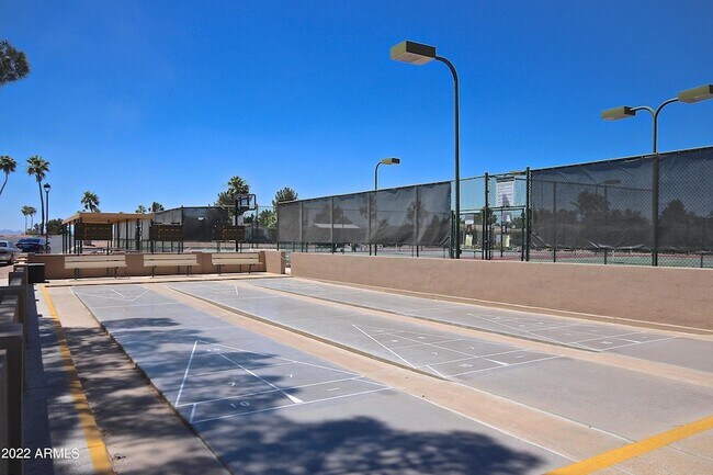 Building Photo - 1800 E Winged Foot Dr