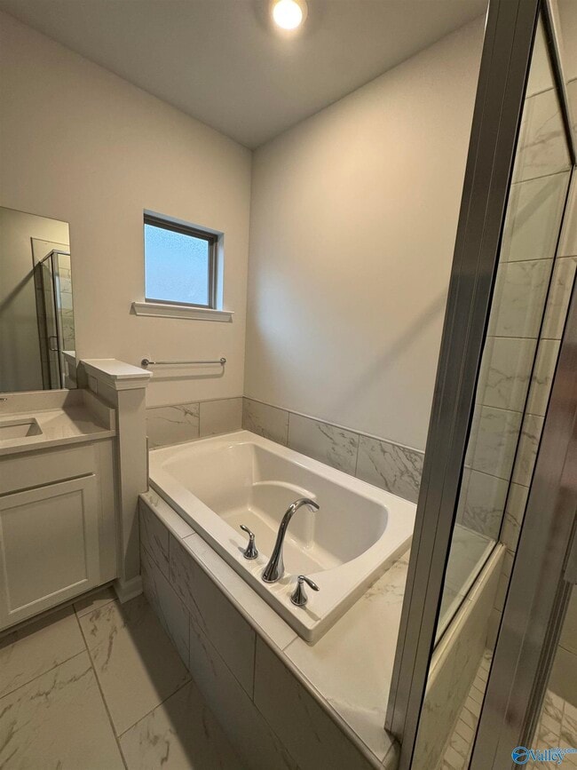 Building Photo - 207 Stockyard Cir