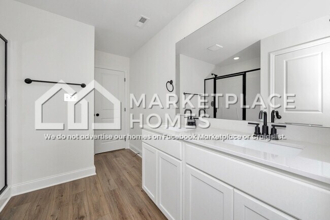 Building Photo - 133 Bella May Ln