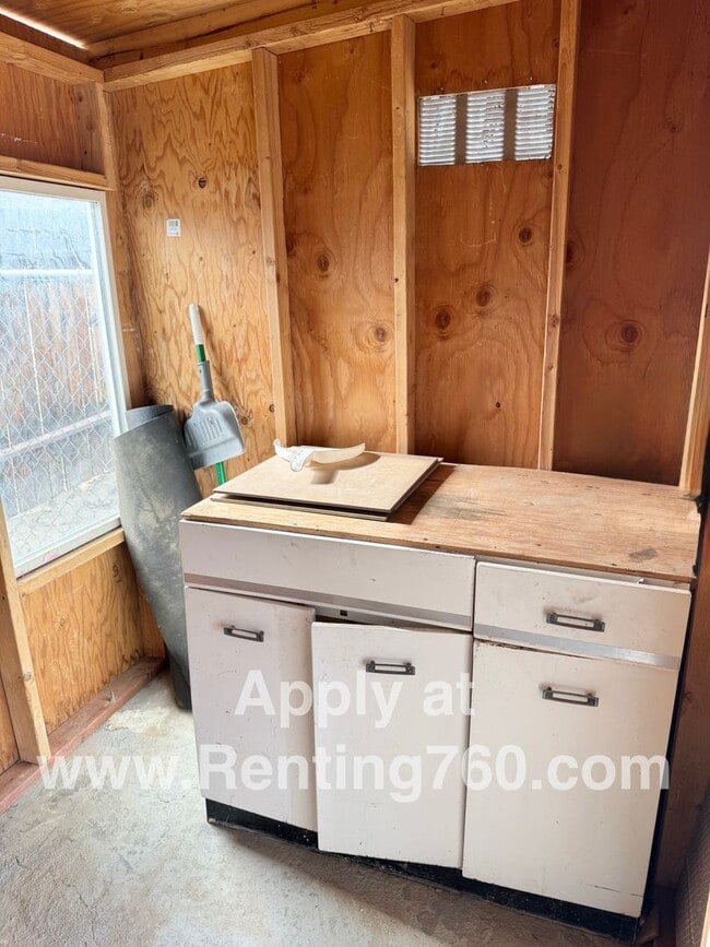 Building Photo - Super Cute Furnished Beach Cottage!