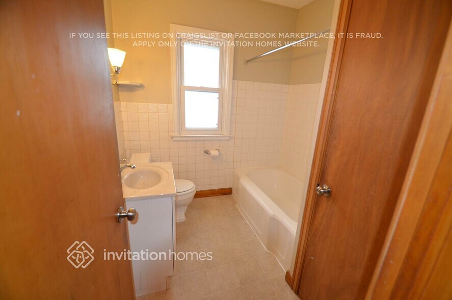 Building Photo - 5405 Emerson Ave S